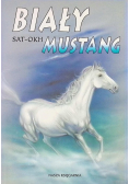 Biały mustang