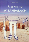 Żołnierz w sandałach