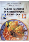 Książka kucharska ze szczegółowymi instrukcjami