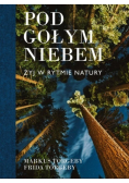 Pod gołym niebem