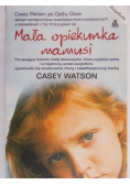 Mała opiekunka mamusi