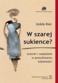 W szarej sukience