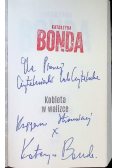 Kobieta w walizce