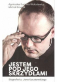 Jestem pod jego skrzydłami