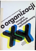 O organizacji dwugłos względnie uporządkowany