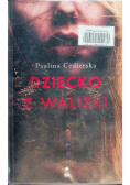 Dziecko z walizki