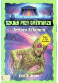 Szkoła przy cmentarzu Jezioro Szlamno