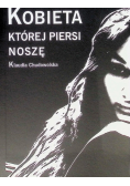 Kobieta której piersi noszę