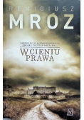 W cieniu prawa