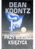 Przy blasku księżyca