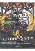 Pod opieką muz, nowa