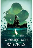 W objęciach wroga