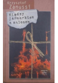 Między jarmarkiem a salonem