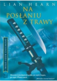 Na posłaniu z trawy