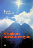 Nikt nie jest samotnym szczytem