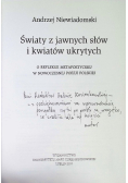 Światy z jawnych słów i kwiatów ukrytych