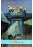 Niesamowity dwór Tom 4