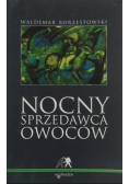 Nocny sprzedawca owoców