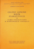 Odlewy gipsowe rzeźb starożytnych w starej pomarańczarni w warszawskich łazienkach