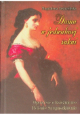 Dama w jedwabnej sukni