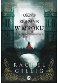 Okno skąpane w mroku