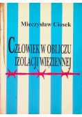 Człowiek w obliczu izolacji więziennej
