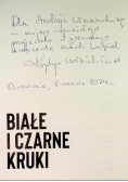 Białe i czarne kruki