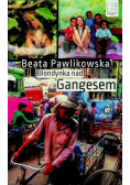 Blondynka nad Gangesem