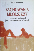 Zachowania młodzieży w sytuacjach społecznych jako transmisja wzorów rodzinnych