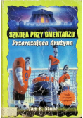 Szkoła przy cmentarzu przerażająca drużyna