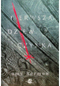 Pierwsza dziewczynka
