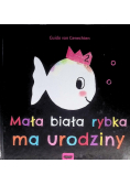 Mała biała rybka ma urodziny