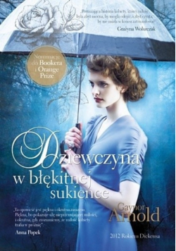 Dziewczyna w błękitnej sukience