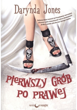 Pierwszy grób po prawej