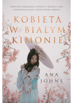 Kobieta w białym kimonie