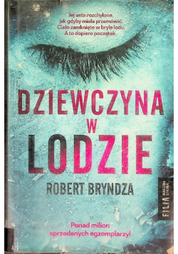 Dziewczyna w lodzie