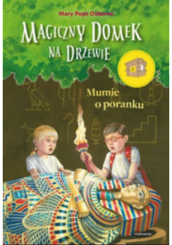Magiczny domek na drzewie Mumie o poranku