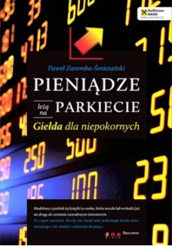 Pieniądze leżą na parkiecie