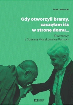 Gdy otworzyli bramy zaczęłam iść w stronę domu